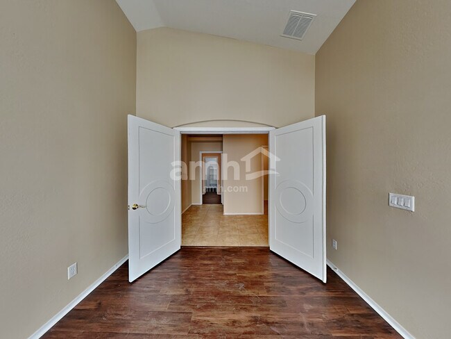 Building Photo - 16261 W Hope Drive