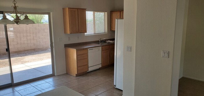 Comedor/Cocina - 6611 N 28th Dr