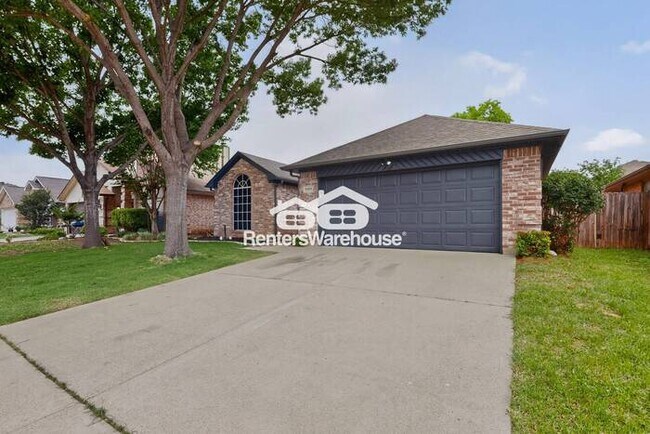 Building Photo - Completely Refreshed In Home Ft Worth