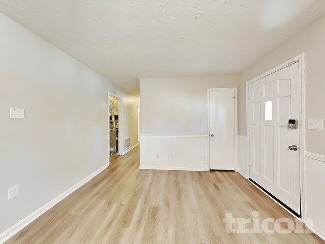 Foto del edificio - 2906 Deshong Dr SW