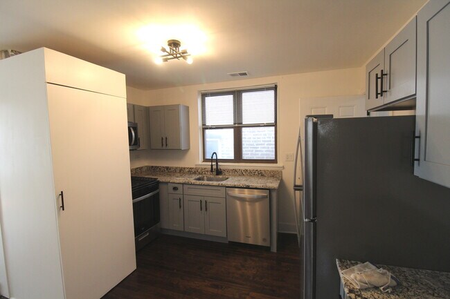 Building Photo - 2242 S Spaulding Ave