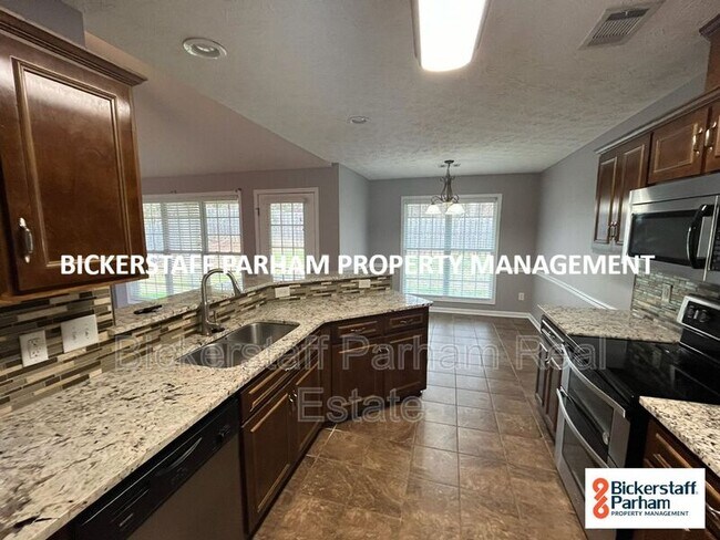 Building Photo - 8061 Garrett Pines Dr
