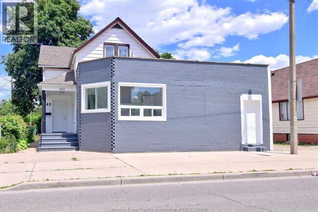 Building Photo - 742 PARENT MAIN