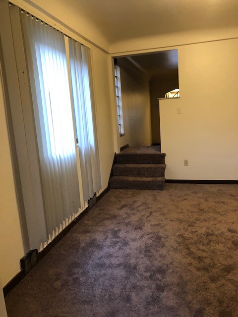 Building Photo - 308 Glosser St