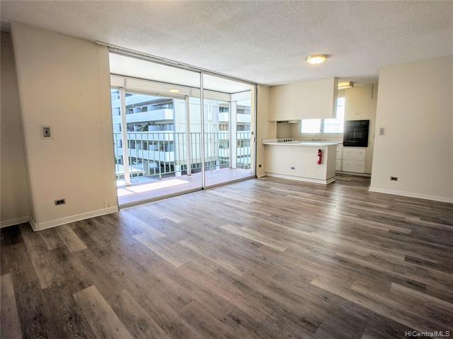 Foto principal - 2355 Ala Wai Blvd