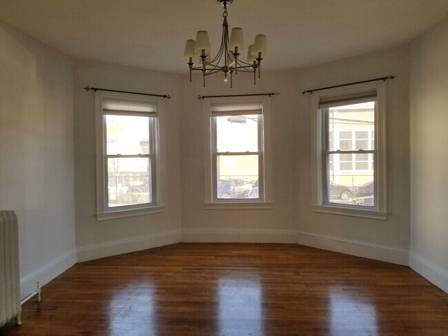 Building Photo - 29 Wyman St