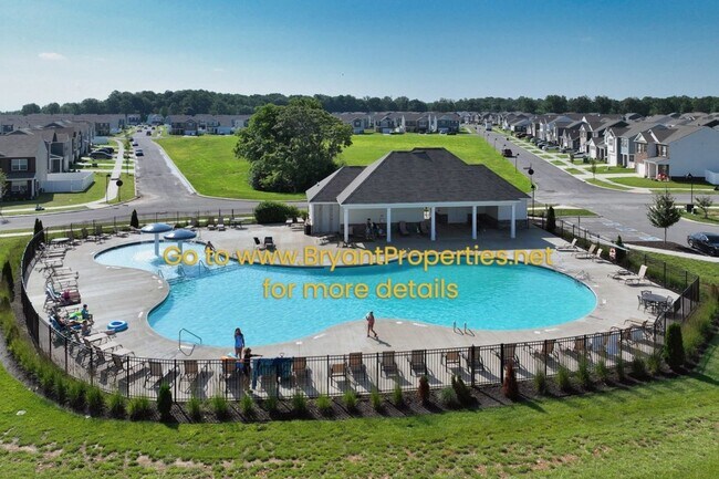 Foto del edificio - 1531 Rosewood Dr