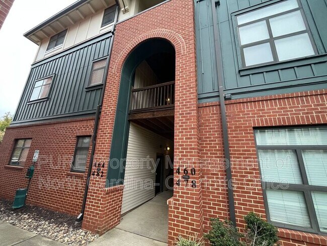Foto del edificio - 462 New Bern Station Ct