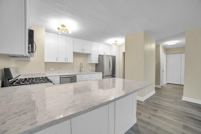 Foto del edificio - 2222 S Stewart Ave