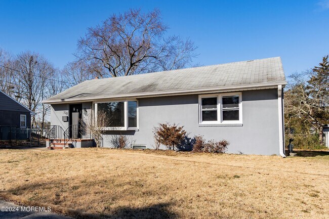 Building Photo - 528 E Woodland Ave
