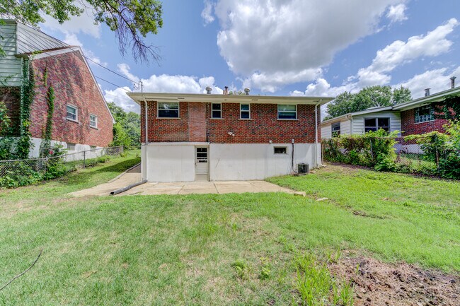 Building Photo - 8922 Marcella Ave