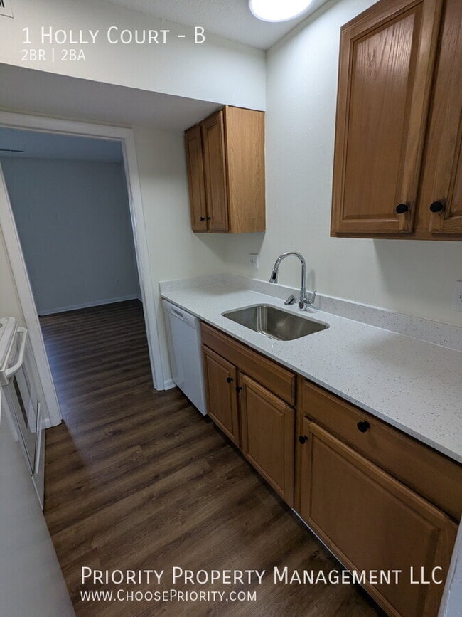 Building Photo - 1 Holly Ct