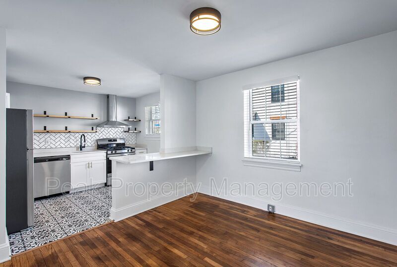 209 Duncan St Unit Apt 4, Ashland, VA 23005 Condo for Rent in Ashland