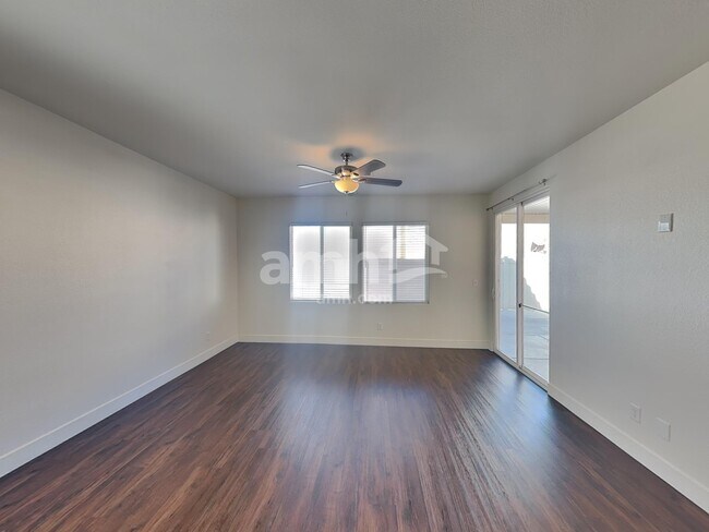 Foto del edificio - 6594 Grumio Ct