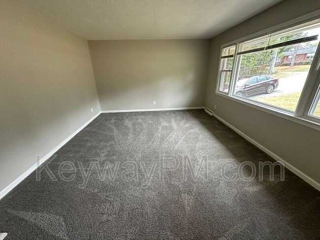 Foto del edificio - 1823 Pisgah Rd