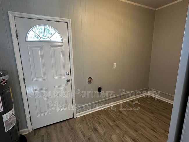 Building Photo - 2139 Kingsley Ct