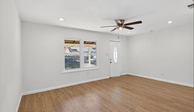Foto del edificio - 3307 Belden St