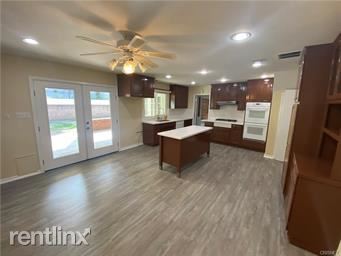 Foto del edificio - 6 br, 4 bath House - 22208 Wyandotte St