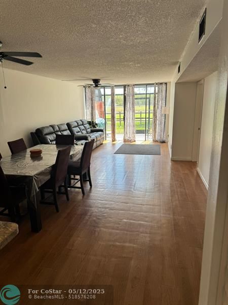 Foto del edificio - 1641 Fairway Rd