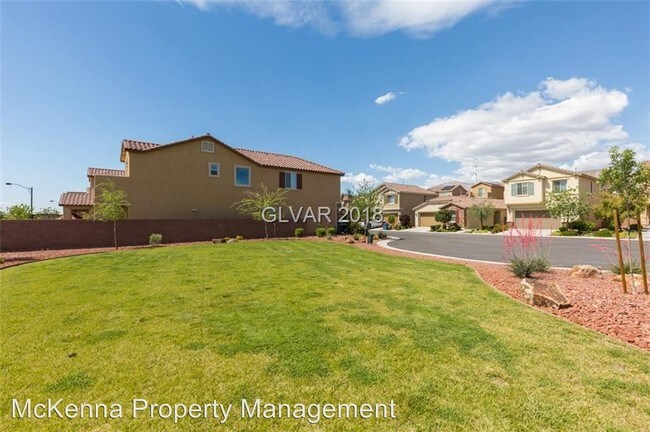 Building Photo - 4 br, 2.5 bath House - 7553 Old Compton St