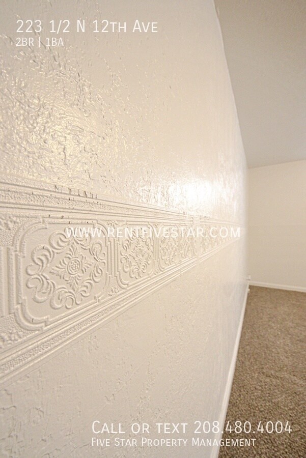 Foto del edificio - 223 1/2 N 12th Ave-