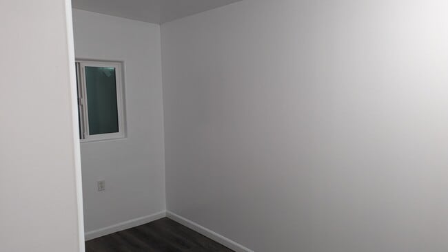 Foto del edificio - 3893 Beechwood Pl