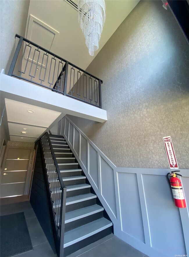 Foto del edificio - 92 Arnold Ave