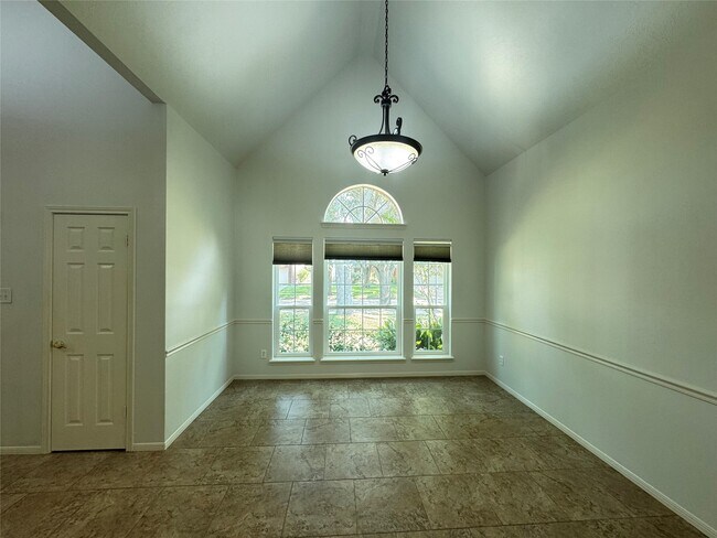 Building Photo - 210 Rolling Plains Dr