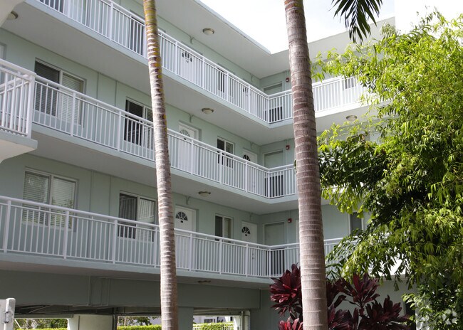 Building Photo - Navarre Park Condo