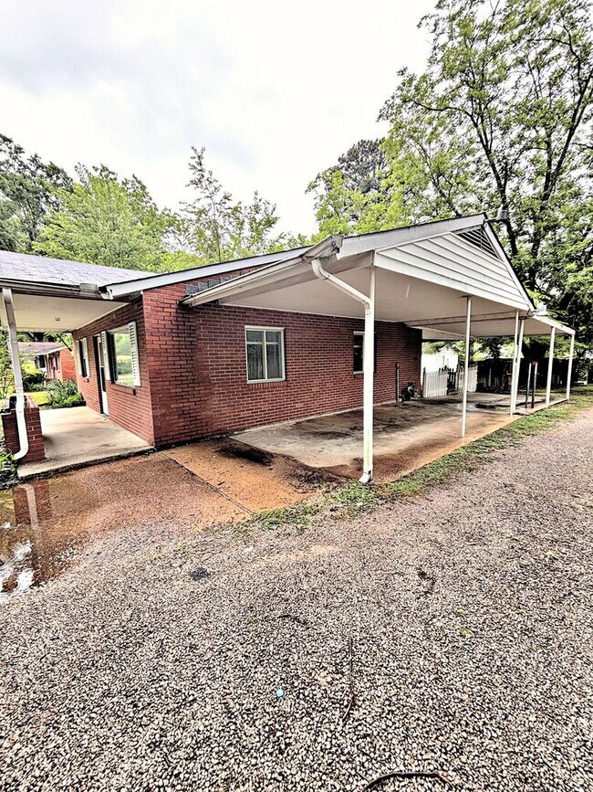 Foto del edificio - HOUSE FOR RENT - DECATUR