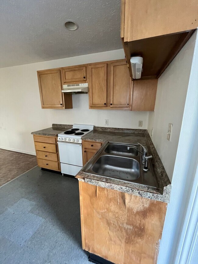 Foto del edificio - 604 W. Charles St.