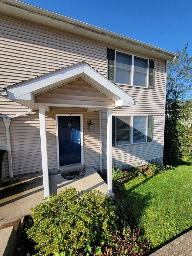 Primary Photo - 4Bed/3.5Bath Townhouse in Med Center Area ...