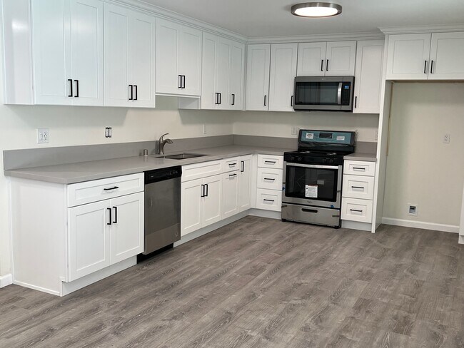 Dishwasher. - 6064 Whitsett Ave