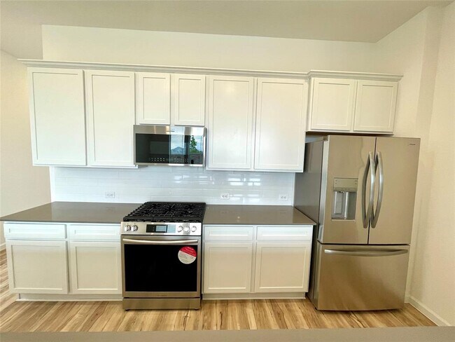 Building Photo - 5463 Holly Hvn Ct
