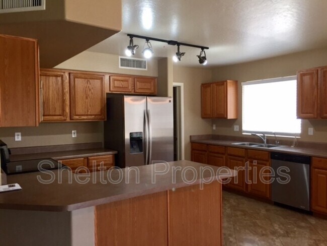 Foto del edificio - 14787 W Columbine Dr