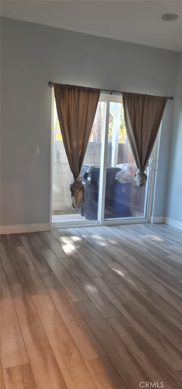 Foto del edificio - 5115 Mt Helena Ave