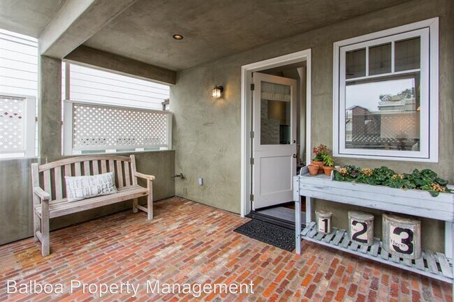 Building Photo - 2 br, 2 bath Apartment - 2204.5 Waterfront