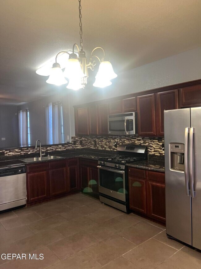 Building Photo - 4917 Ruben Soto