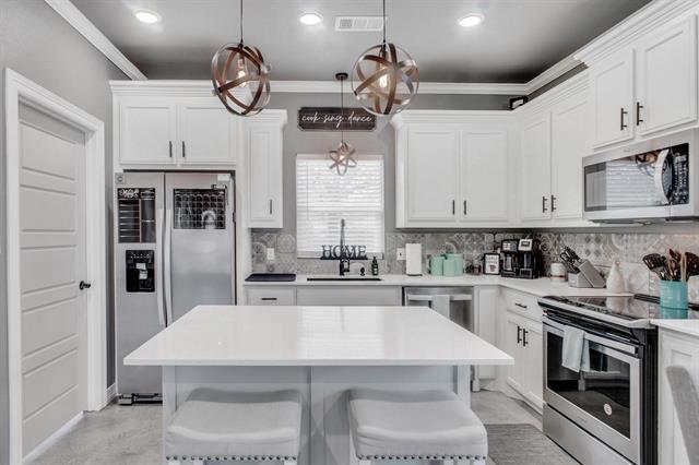 Building Photo - 1018 Chase St