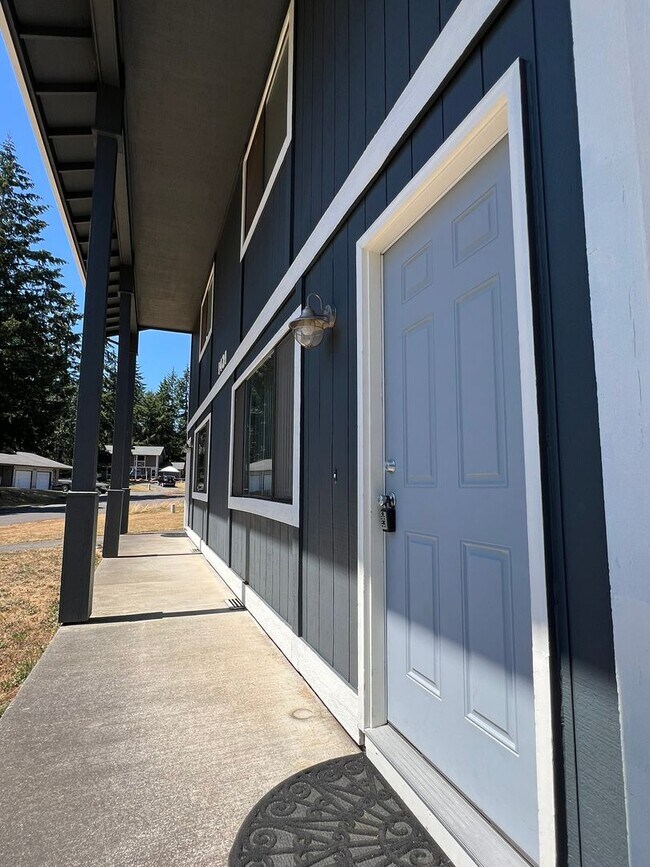 Foto del edificio - 1421 Lapush Way NE