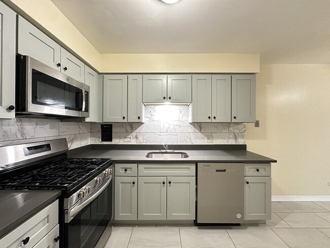 Foto del edificio - 630 Lincoln Ave