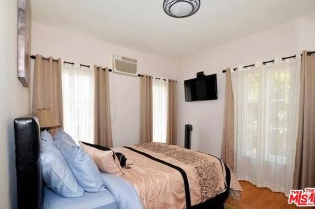 Foto del edificio - 1347 N Mansfield Ave