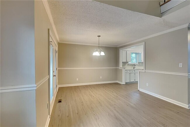 Foto del edificio - 1299 Camborne Ct NW