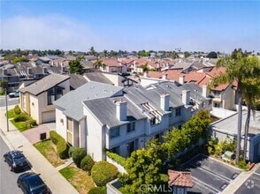 Building Photo - 17081 Green Ln