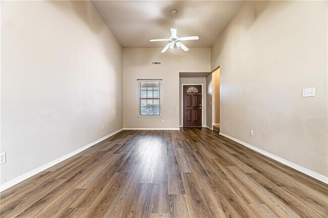 Building Photo - 3005 SW Deerfield Blvd