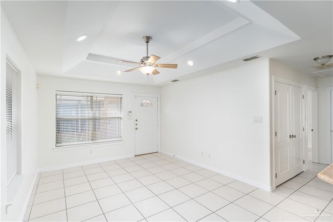 Building Photo - 8 Bahamas Dr