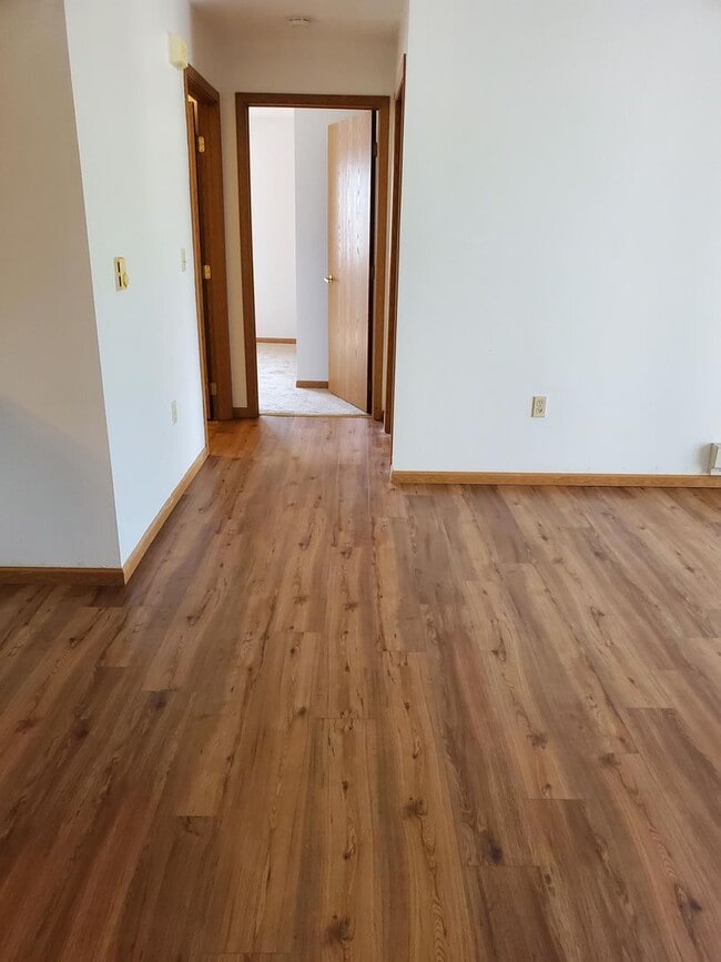 Foto del edificio - Pewaukee - Charming 2 Bedroom 2 Bath Apart...