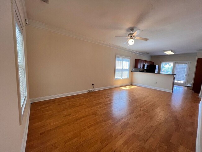 Foto del edificio - 130 Magnolia Bluff Dr