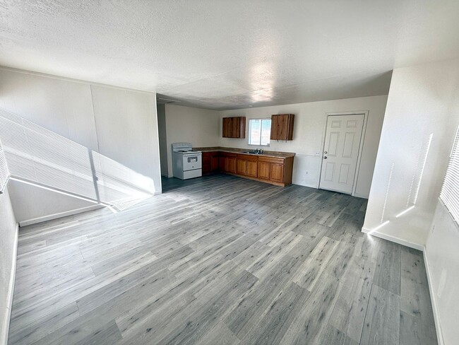 Building Photo - Newly Updated 1 Bedroom Home with Bonus Room!