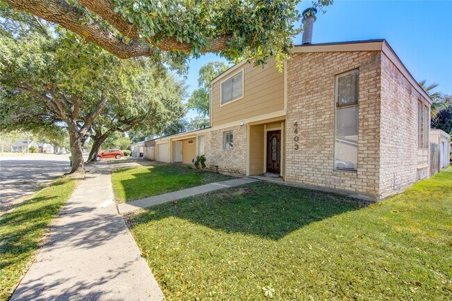 Foto del edificio - 4403 Willow Beach Dr